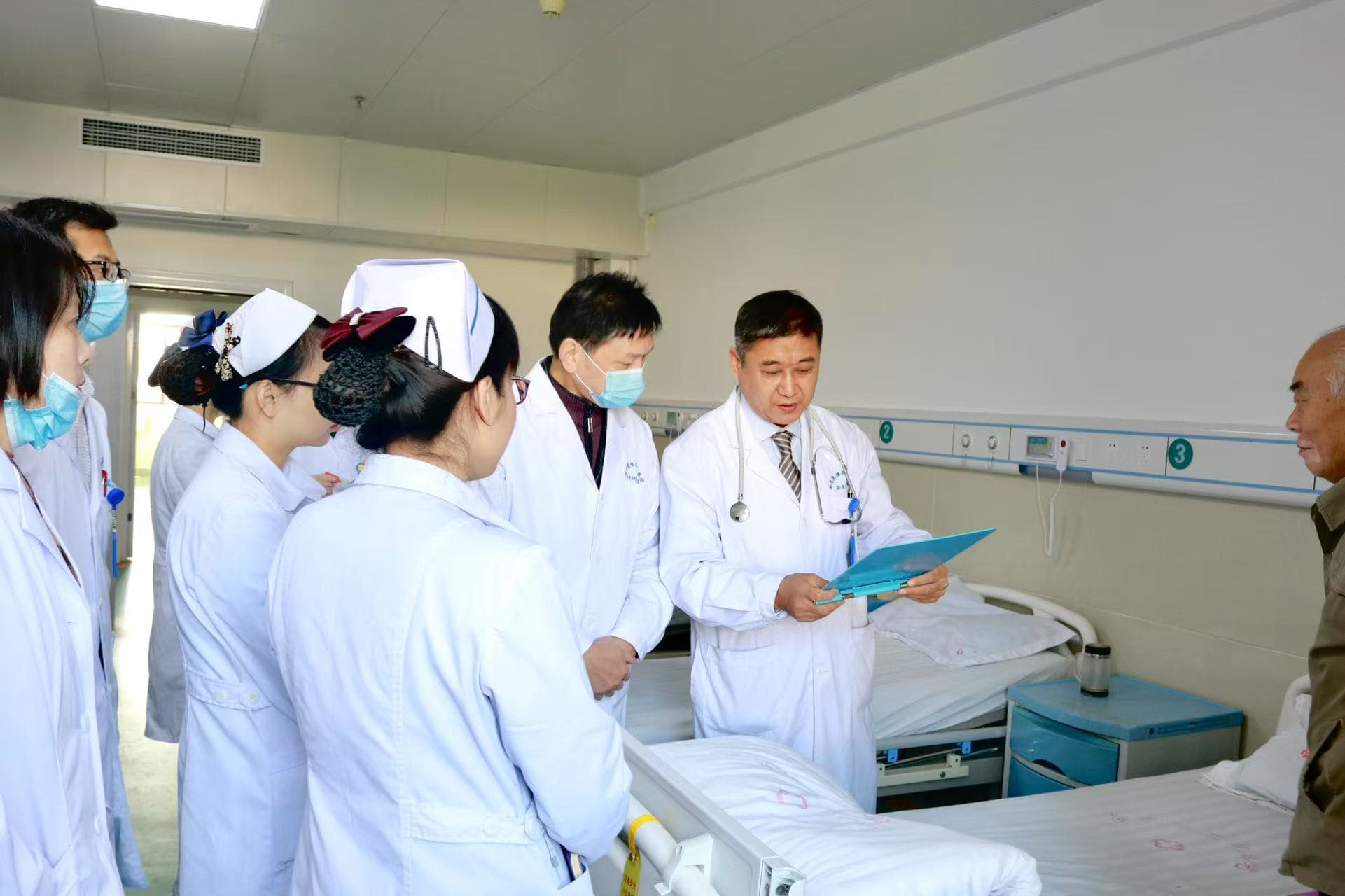 【安慶醫(yī)院】王安工作照 (1).jpg